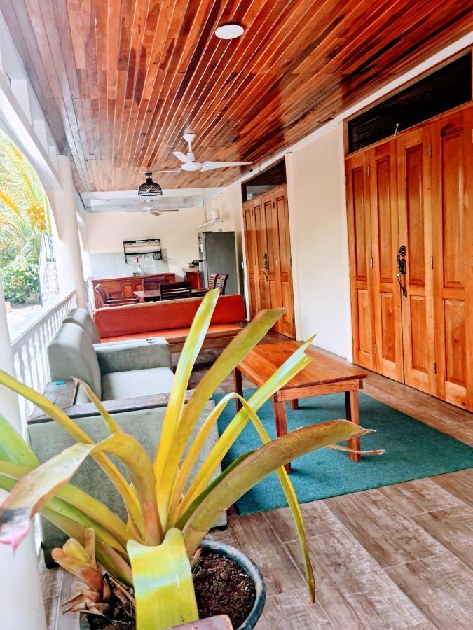 Suites Chile Verde Manzanillo  Buitenkant foto
