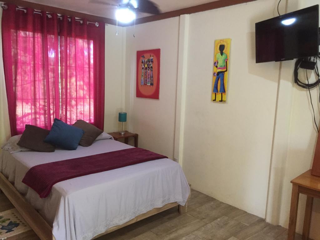 Suites Chile Verde Manzanillo  Buitenkant foto